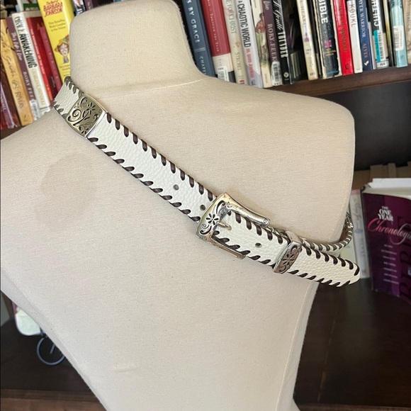 Brighton White Leather Embellished Women’s Medium Belt - Picture 4 of 13